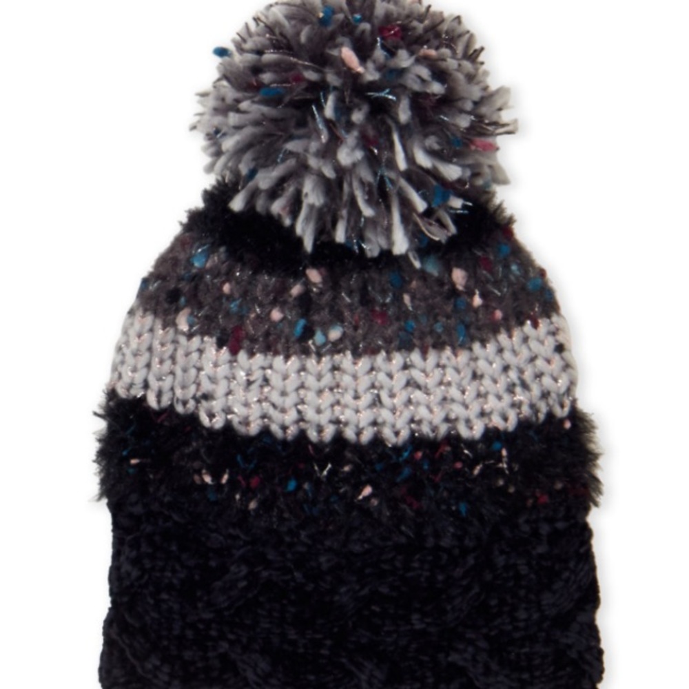 CEJON Mix Media Pom-Pom Beanie
